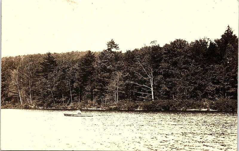 c1920 NEW MILFORD PENNSYLVANIA EAST LAKE BOATING PHOTO RPPC POSTCARD  43-138