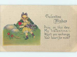 Pre-Linen valentine CUTE GIRL WALKING WITH HEART AND HANDS HJ2280