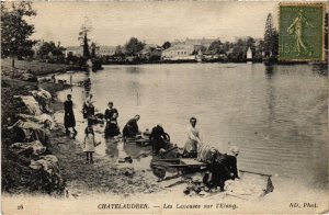 CPA CHATELAUDREN Les Laveuses sur l'Etang (1295909)