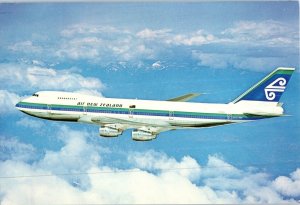 Air New Zealand Rolls Royce Engines Boeing 747B Postcard