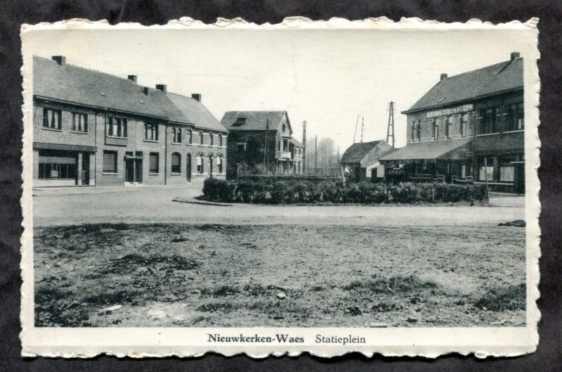 dc823 - NIEUWKWRKEN-WAES Belgium 1930s Statieplein Postcard