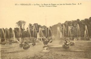 CPA France Versailles the Park - Fountain of Dragons architecture