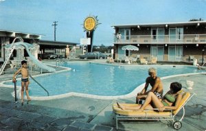 QUALITY COURTS MOTEL, EAST Winchester, VA Roadside 1972 Disney Stamp Postcard