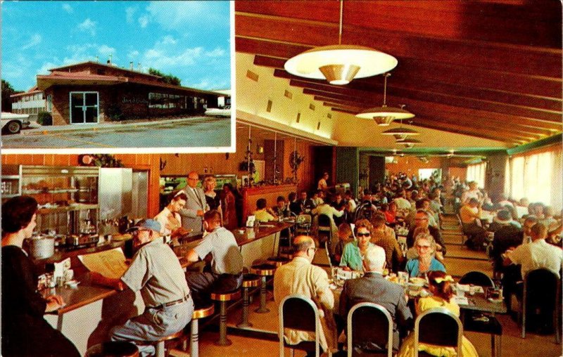 Sioux Falls, SD South Dakota TOWN 'N COUNTRY CAFE  Roadside Restaurant  Postcard