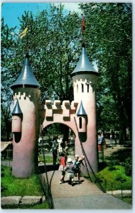 MONTREAL, QUEBEC Canada  CHILDREN'S ZOO Garden of Wonders  1971 Postcard