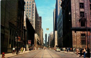 VINTAGE POSTCARD VIEW OF BAY STREET AND CITY HALL TORONTO CANADA c. 1975-1980