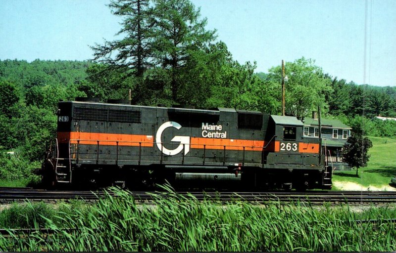 Trains Maine Central Railroad GP38 Locomotive #263