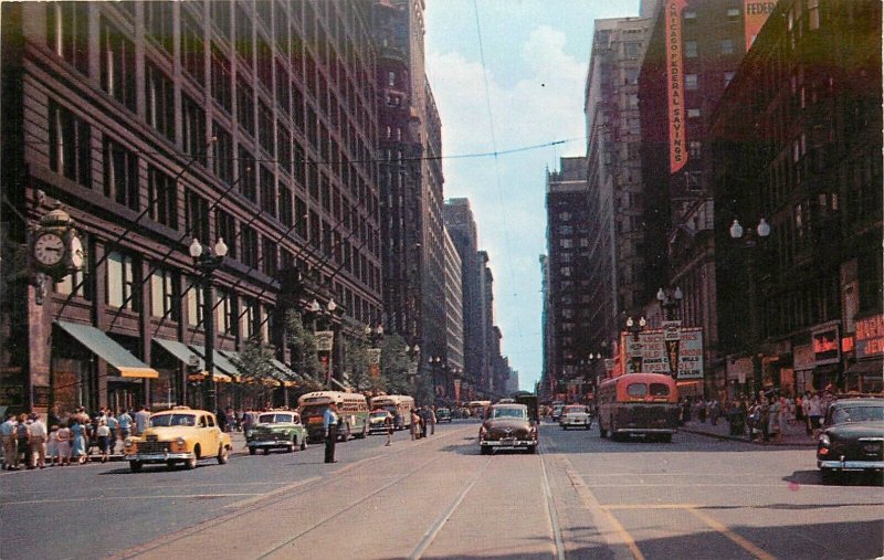 Postcard 1950s Illinois Chicago State Street Randolph Buses autos Il24-1462