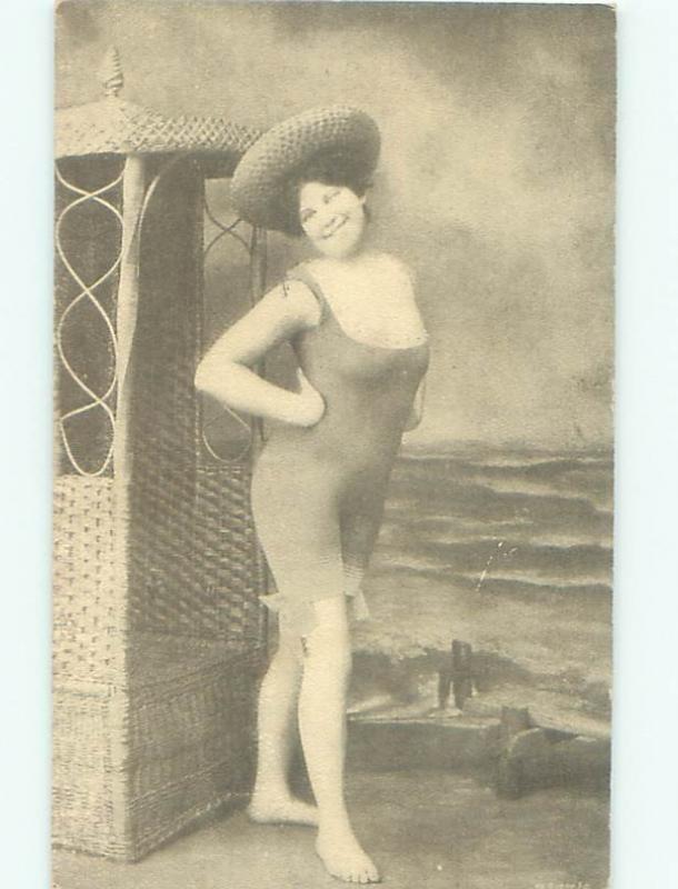 Pre-Linen Risque SEXY GIRL POSING FOR FAKE BEACH SCENE AB6033