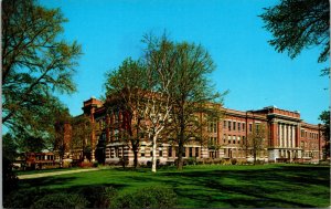 Vtg University of Wisconsin Mitchell Hall Milwaukee Wisconsin WI Postcard