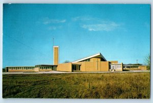 Racine Wisconsin Postcard Christ Church Methodist Washington Ave. c1960 Vintage