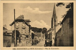 CPA BERNIERES-sur-MER - Rue de Courseules (141407)