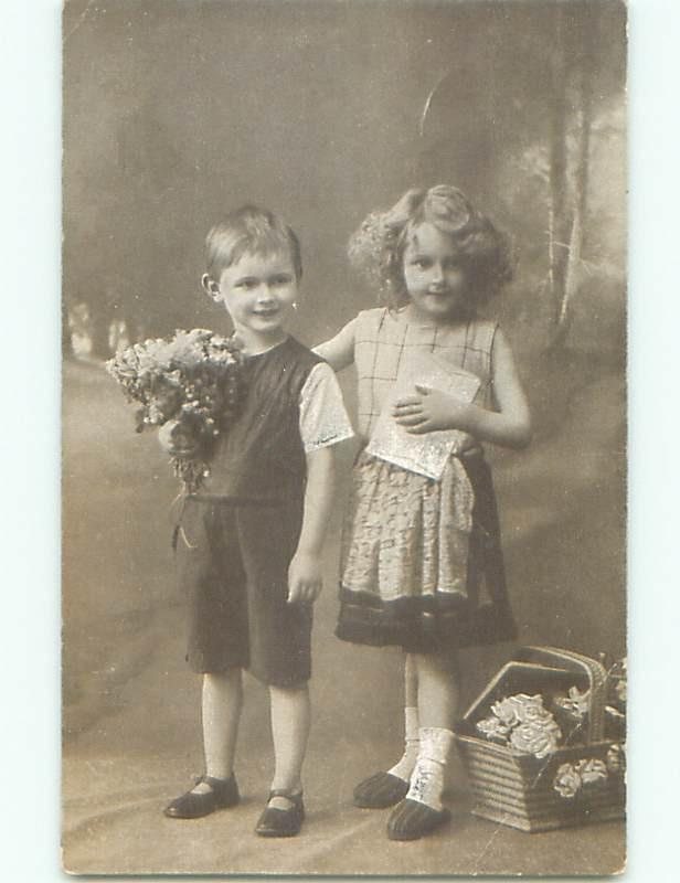 Pre-Linen foreign CUTE GIRL BESIDE ANTIQUE BASKET AND HER BROTHER J4357