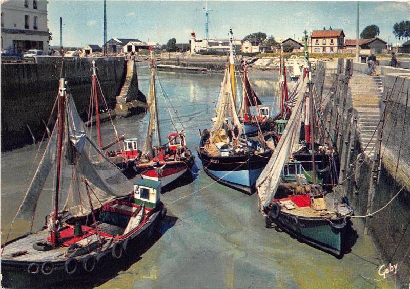 BR1699 France Honfleur Le Port boats bateaux