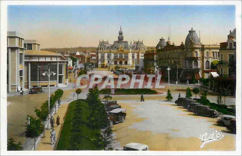 Postcard Moderne Vichy Place de la Republique