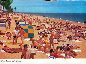 VINTAGE CONTINENTAL SIZE POSTCARD 1970s VIEW FORT LAUDERDALE BEACH [paper edges]