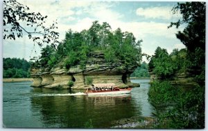 Postcard - Great Adventure Ducks - Wisconsin Dells, Wisconsin