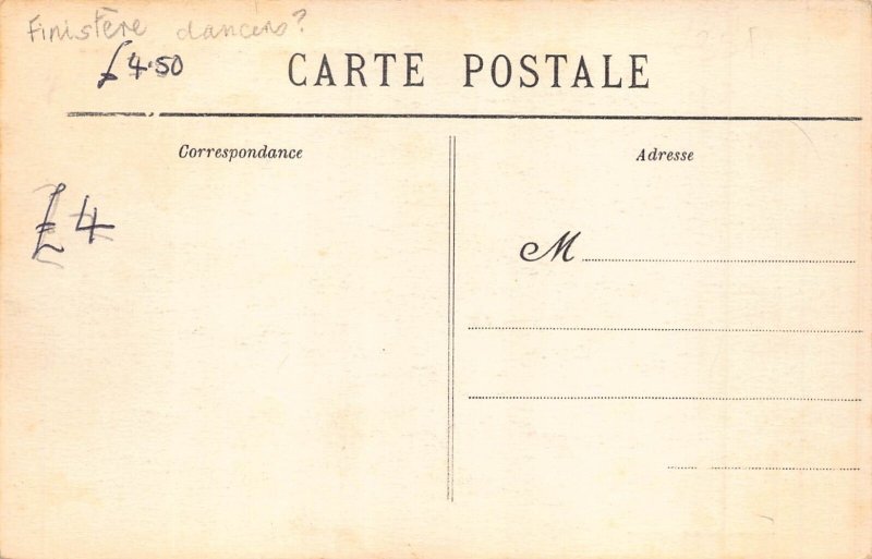 A913 France Concarneau Porte de la Ville Close Girls Children postcard