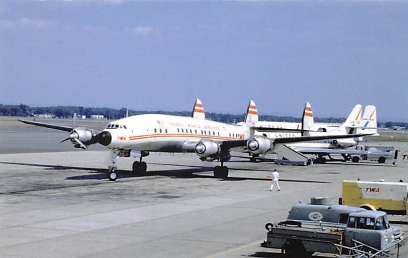 Airplane Postcards      TWA  - Constellation in 1955  