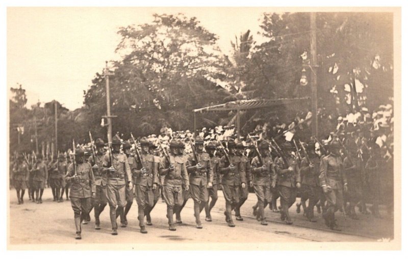 WW 1   Soldiers marching in Europe