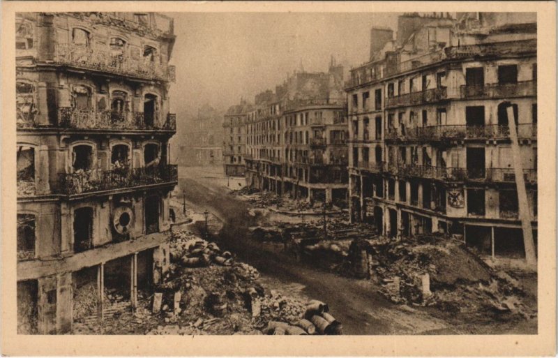 CPA Commune PARIS Rue de Rivoli GUERRE MILITAIRE 1870 (50142)