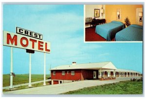 Williamsburg Iowa IA Postcard The Crest Motel Exterior Roadside c1960's Bed Room