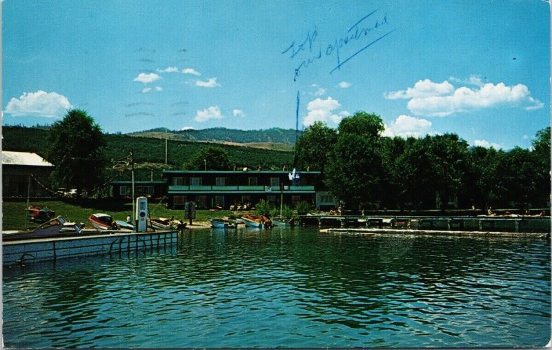 Chelan WA Lafferty's Pleasant Beach Resort Boats c1960 Postcard G97 