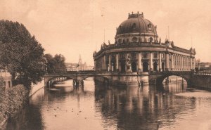 Vintage Postcard Kaiser Friedrich Historic Museum Building Berlin Germany