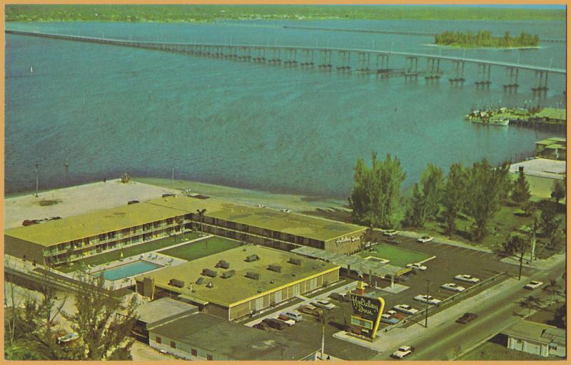 Fort Myers, FLA., Holiday Inn on the Calooshatchee River