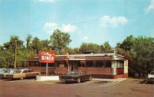 VILLAGE DINER & CARS MILFORD PENNSYLVANIA DEXTER PRESS POSTCARD (c. 1960s)