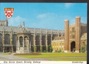 Cambridgeshire Postcard - The Great Court, Trinity College, Cambridge   B2955