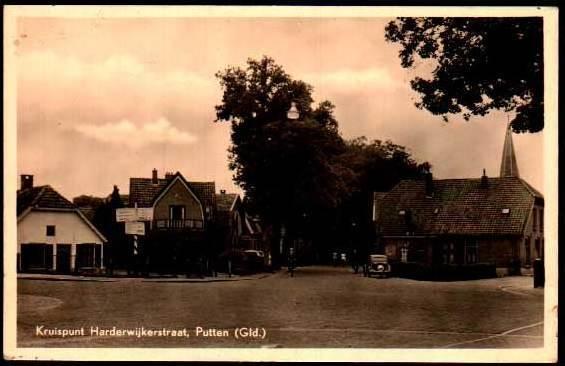 Putten, Kruispunt Harderwijkerstraat - Real Photo Postcard