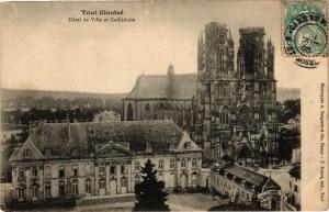 CPA Toul-Hótel de Ville et Cathédrale (187726)