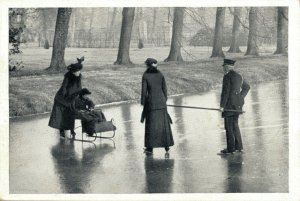 Netherlands Princess Juliana Queen Wilhelmina Ice Skating Vintage Postcard 07.11