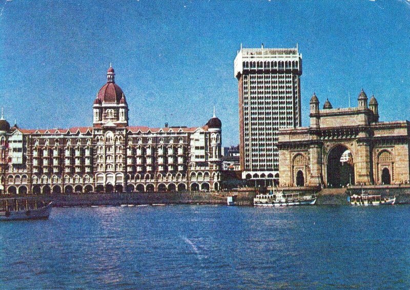 VINTAGE CONTINENTAL SIZE POSTCARD TAJ MAHAL INTERCONTINENTAL HOTEL BOMBAY INDIA