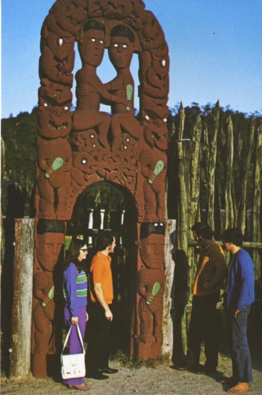 Whakarewarewa Rotorua NZ New Zealand Archway Hinemoa Tutanekai Postcard D22