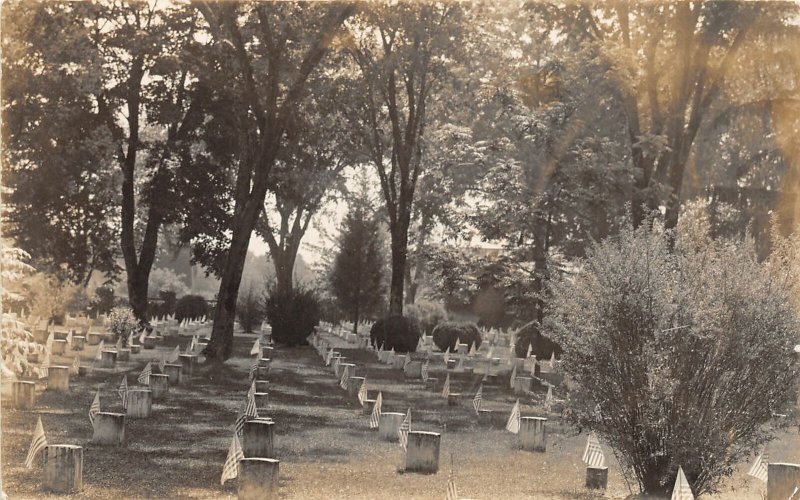 G94/ Patriotic Postcard c1910 Cemetery Flag Memorial Day Graves RPPC 12 