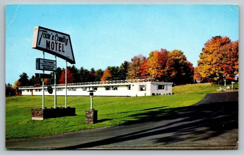 1965  Town 'N Country  Bangor  Maine    Postcard