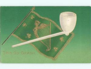 Pre-Linen st. patrick's TOBACCO PIPE WITH GOLDEN HARP ON GREEN FLAG J4189