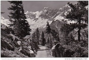 Switzerland Saas-Fee Blick vom Weg nach Plattjen gegen Alphubel Taeschhorn Do...