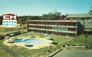 Charterhouse Motor Hotel - Chestnut Hill, Massachusetts - Vintage Postcard