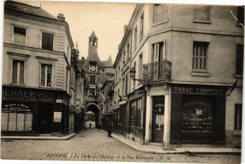 CPA AMBOISE - La Porte de l'Horloge et la Rue Nationale (229325)