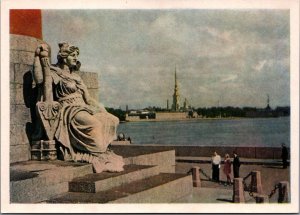 Russia Leningrad Near The Rustrum Column St Petersburg Vintage Postcard BS.23