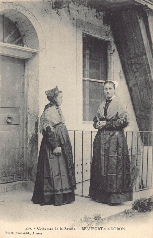 Ethnic French Traditional Costumes Women Savoie Beaufott-sur-Doron postcard