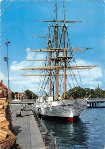 B98764 halmstad najaden skolskepp sweden  ship bateaux