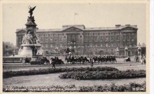 England London Buckingham Palace and Victoria Memorial