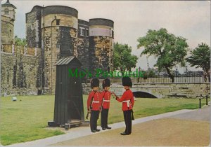 Military Postcard - Changing The Guard, Tower of London  RR18651