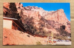 UNUSED  POSTCARD - WAGON WHEEL MOTEL, OAK CREEK CANYON, NEAR SEDONA, ARIZONA