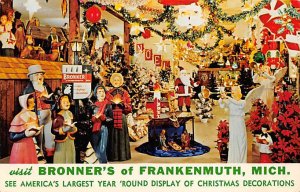 Bronner's Of Frankenmuth Round Display Of Christmas Decorations - Frankenmuth...