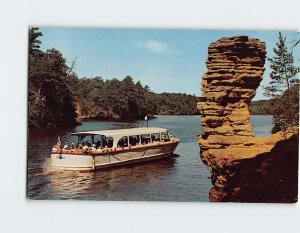 Postcard Duchess at Chimney Rock, Wisconsin Dells, Wisconsin